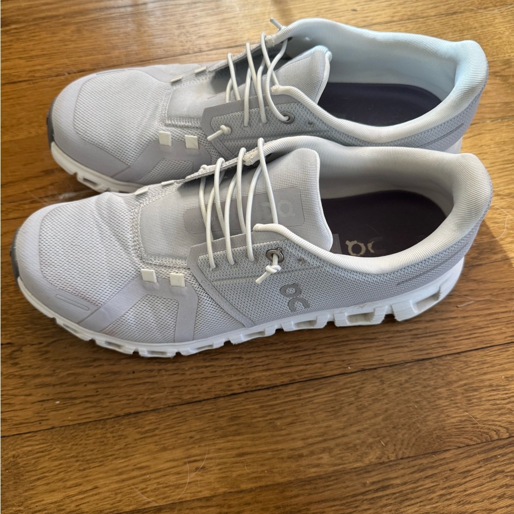 On Running Men's Light Gray Sneakers